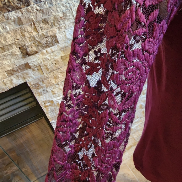 Torrid Wine Foxy Lace Long Sleeves, Lace Sweetheart Neckline Size 0 - Picture 5 of 8